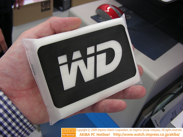 Media asset in full size related to 3dfxzone.it news item entitled as follows: Western Digital commercializza un HDD Caviar Black da 2TB | Image Name: news10776_2.jpg