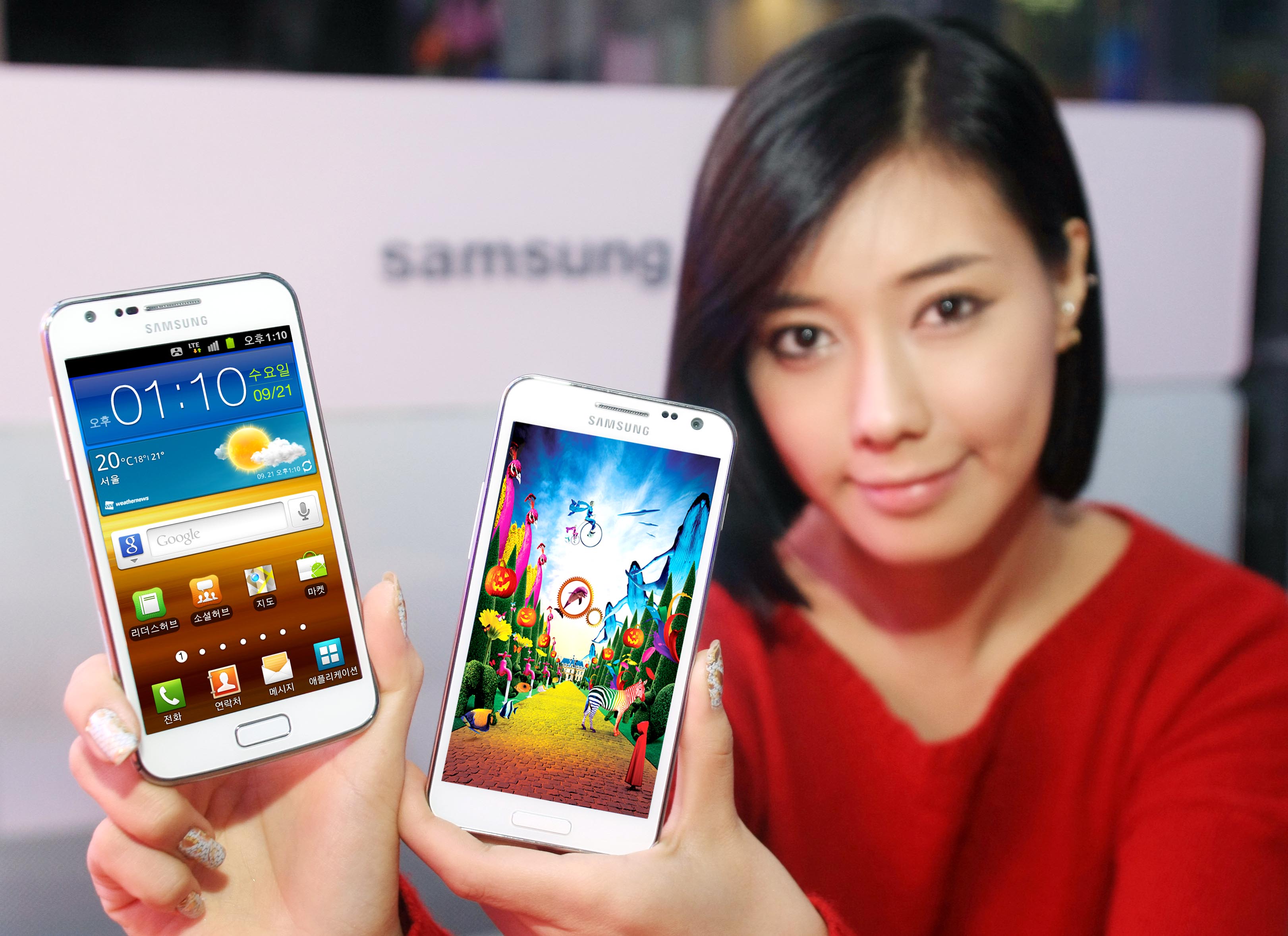 Immagine pubblicata in relazione al seguente contenuto: Samsung lancia lo smartphone Galaxy S2 LTE White HD | Nome immagine: news16200_1.jpg