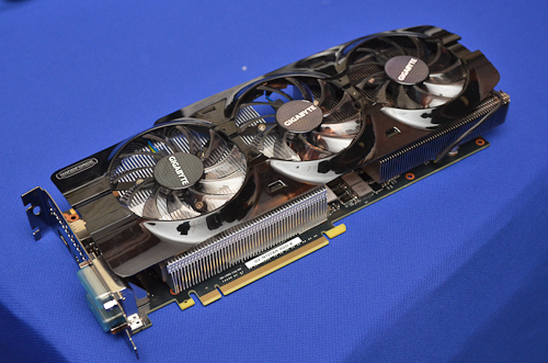 Immagine pubblicata in relazione al seguente contenuto: Foto della card GeForce GTX TITAN WindForce 3X di Gigabyte | Nome immagine: news19293_Gigabyte-GeForce-GTX-TITAN-WindForce-3X_1.jpg