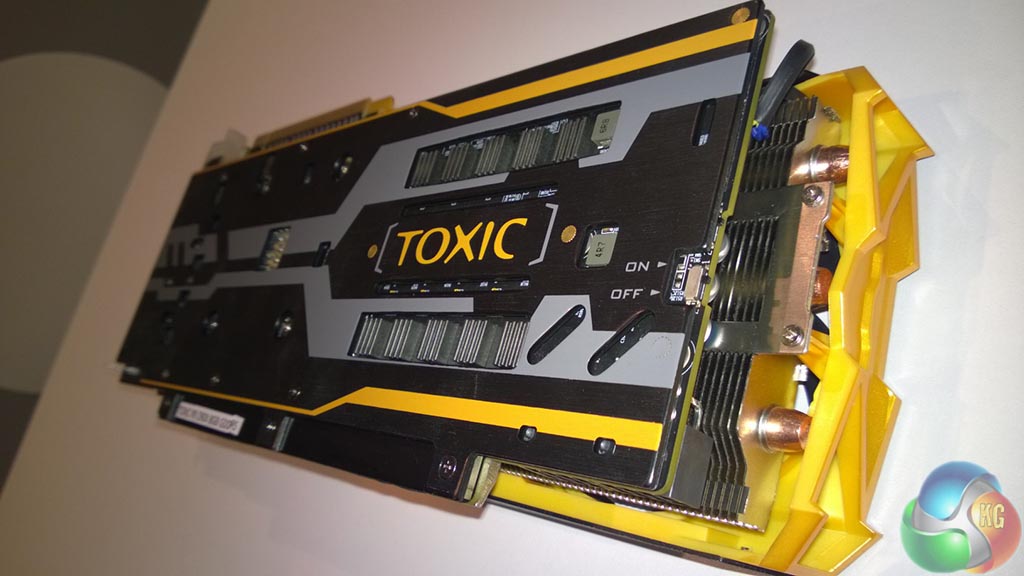 Media asset in full size related to 3dfxzone.it news item entitled as follows: Prime foto della Radeon R9 290X Toxic di Sapphire con 8GB di RAM | Image Name: news20898_Sapphire-Radeon-R9-290X-Toxic-8GB_2.jpg