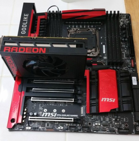Immagine pubblicata in relazione al seguente contenuto: Il lancio della card AMD Radeon R9 Fury Nano potrebbe essere molto vicino | Nome immagine: news22938_Radeon-R9-Nano_2.jpg