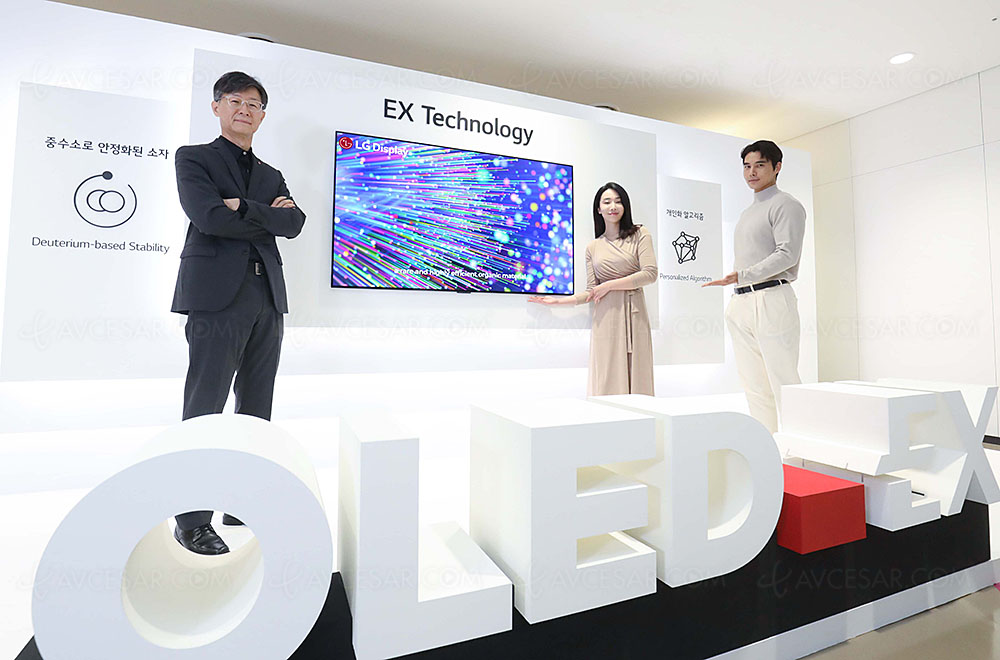 Immagine pubblicata in relazione al seguente contenuto: LG Display annuncia la tecnologia OLED EX per i televisori OLED next gen | Nome immagine: news32823_LG-Display-OLED-EX_2.jpg