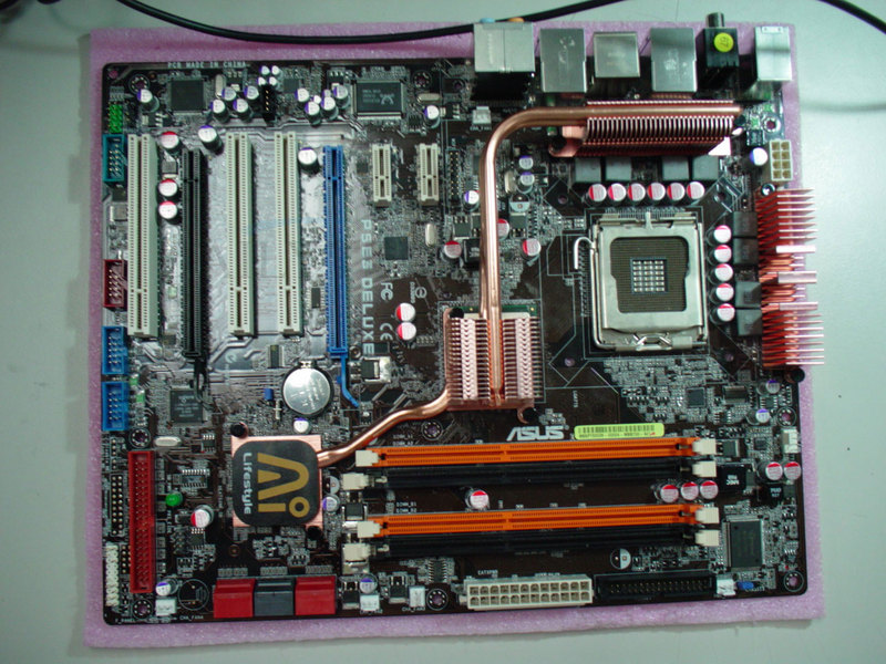 Immagine pubblicata in relazione al seguente contenuto: Solo DDR3 per la motherboard P5E3 Deluxe di ASUS | Nome immagine: news5488_1.jpg