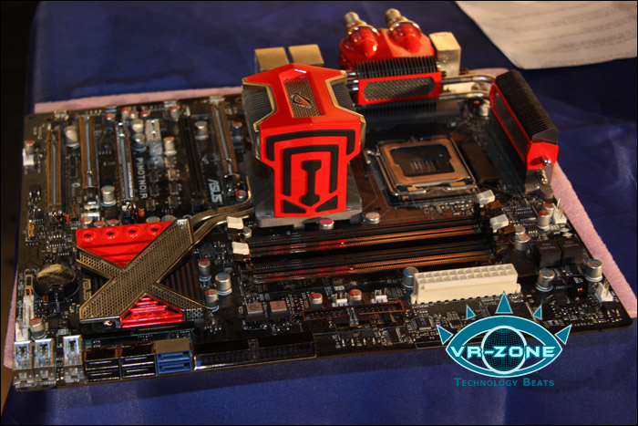 Immagine pubblicata in relazione al seguente contenuto: Computex 2008: le foto della mobo ASUS ROG Pinot Noir 790i | Nome immagine: news7719_2.jpg