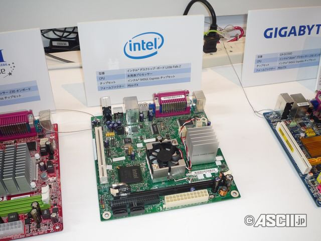 Immagine pubblicata in relazione al seguente contenuto: Little Falls 2, Intel mostra la prima mobo per cpu Atom dual-core | Nome immagine: news8196_1.jpg