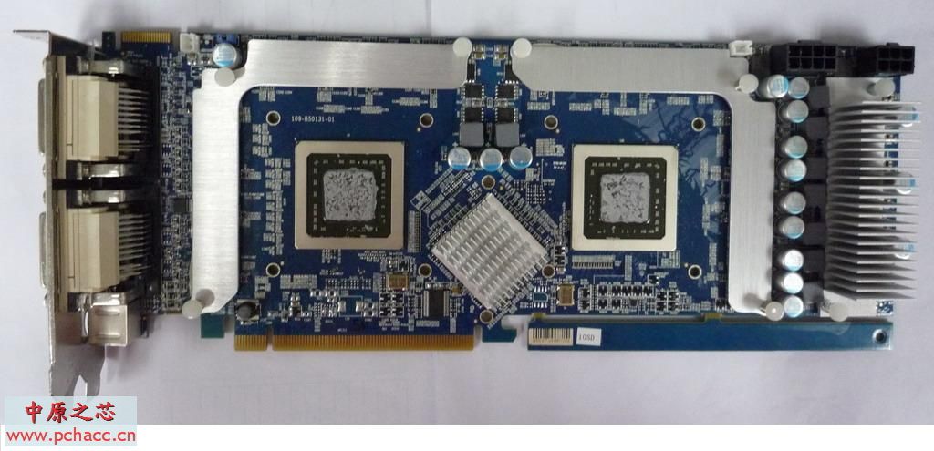 Immagine pubblicata in relazione al seguente contenuto: Foto della card dual-gpu ATI Radeon HD 4850 X2 di Sapphire | Nome immagine: news8884_2.jpg