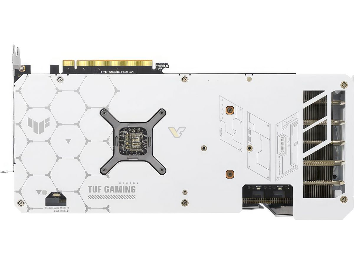 Immagine pubblicata in relazione al seguente contenuto: ASUS festeggia il Bianco Natale con la Radeon RX 7900 GRE 16GB TUF WHITE OC | Nome immagine: news35145_Radeon-RX-7900-GRE-16GB-TUF-WHITE-OC_2.jpg