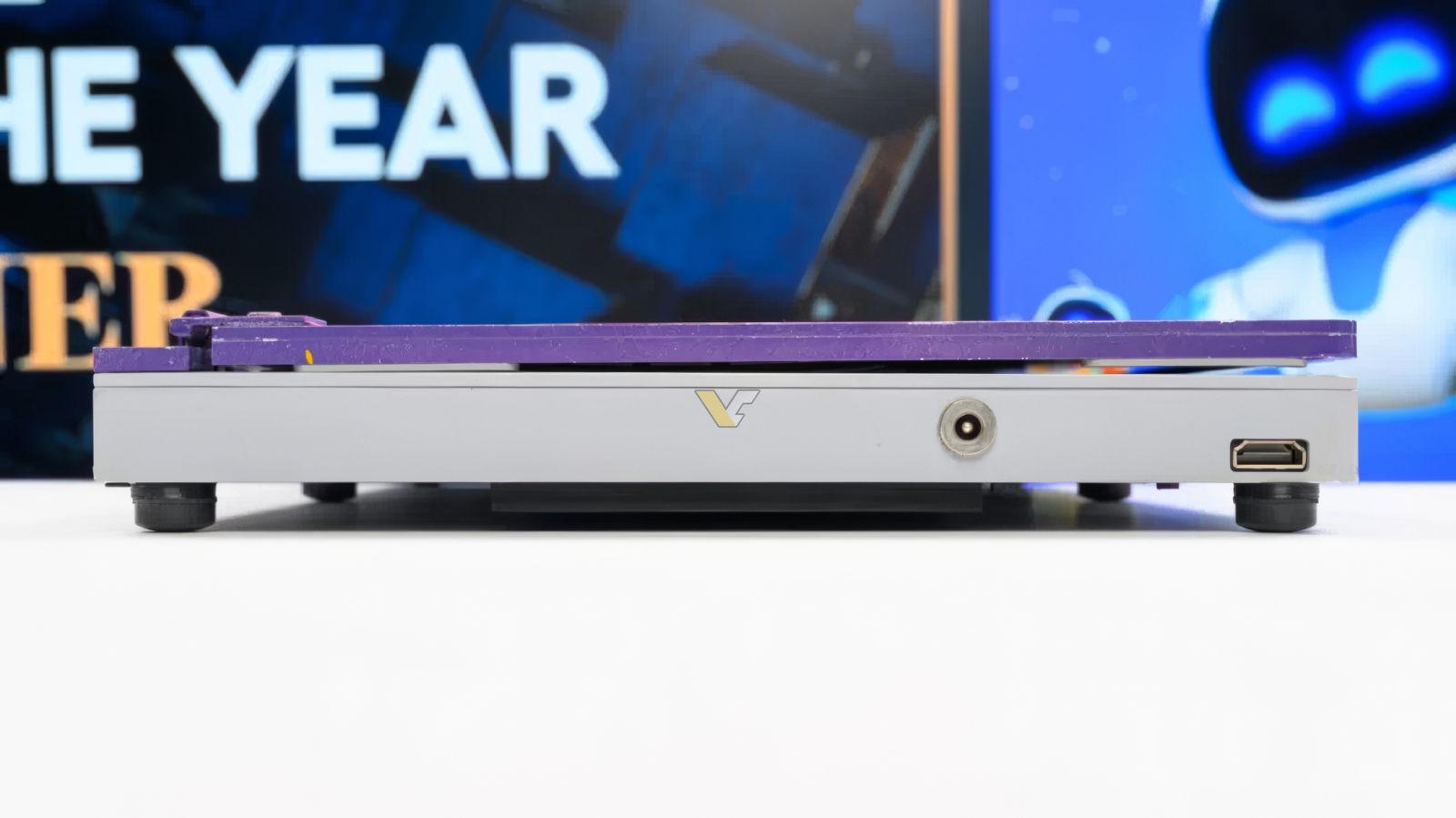 Immagine pubblicata in relazione al seguente contenuto: Un modder trasforma una PlayStation 5 in un notebook con display 4K da 17-inch | Nome immagine: news36256_PlayStation-5_Notebook_4.jpg