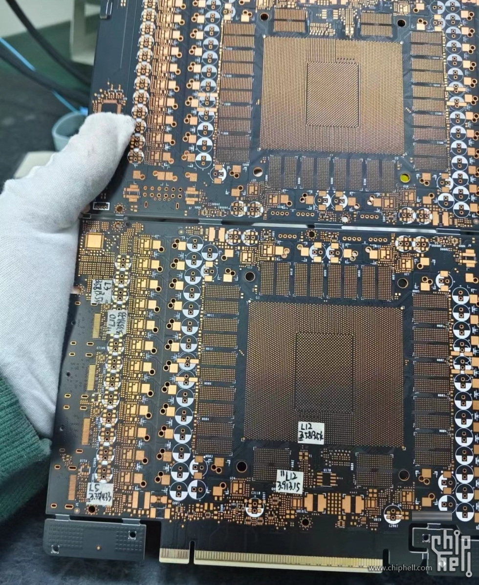 Immagine pubblicata in relazione al seguente contenuto: On line la foto leaked del PCB di una video card NVIDIA GeForce RTX 5090 | Nome immagine: news36284_NVIDIA-GeForce-RTX-5090_PCB_1.jpg